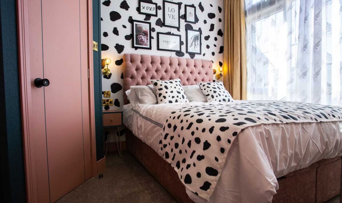 Newmor Wallcovering at Away Resorts Esme Lodge