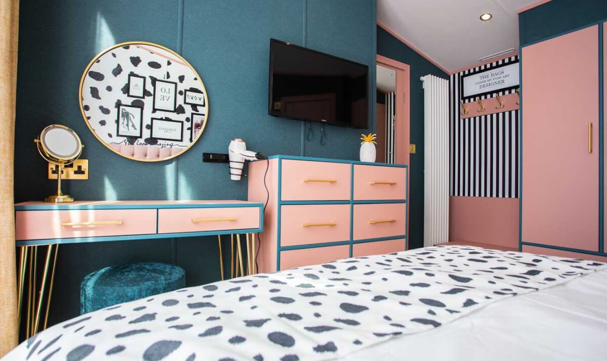 Newmor Wallcovering at Esme Lodge